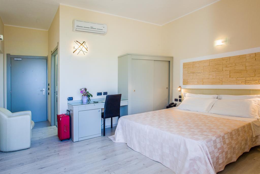 Hotel Calamosca Cagliari Exterior foto
