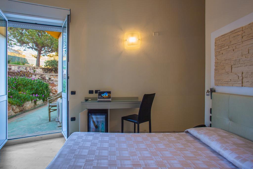 Hotel Calamosca Cagliari Exterior foto